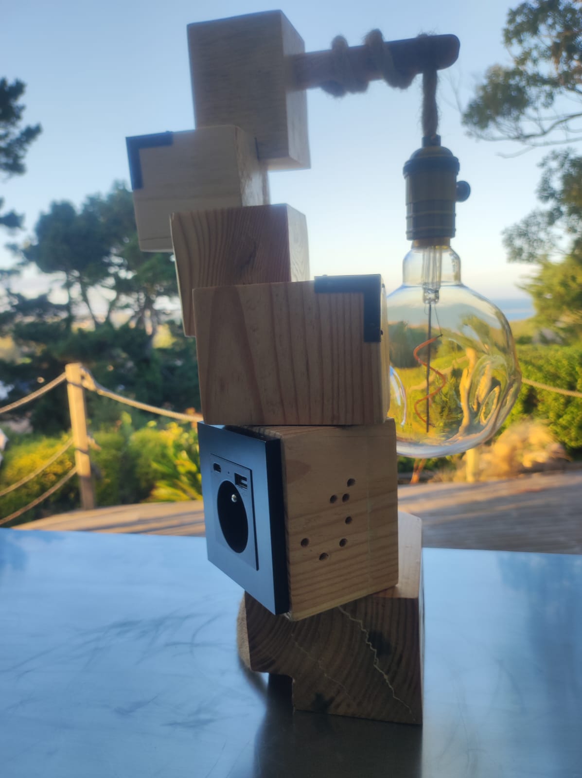 Lampe cabossée – Image 3
