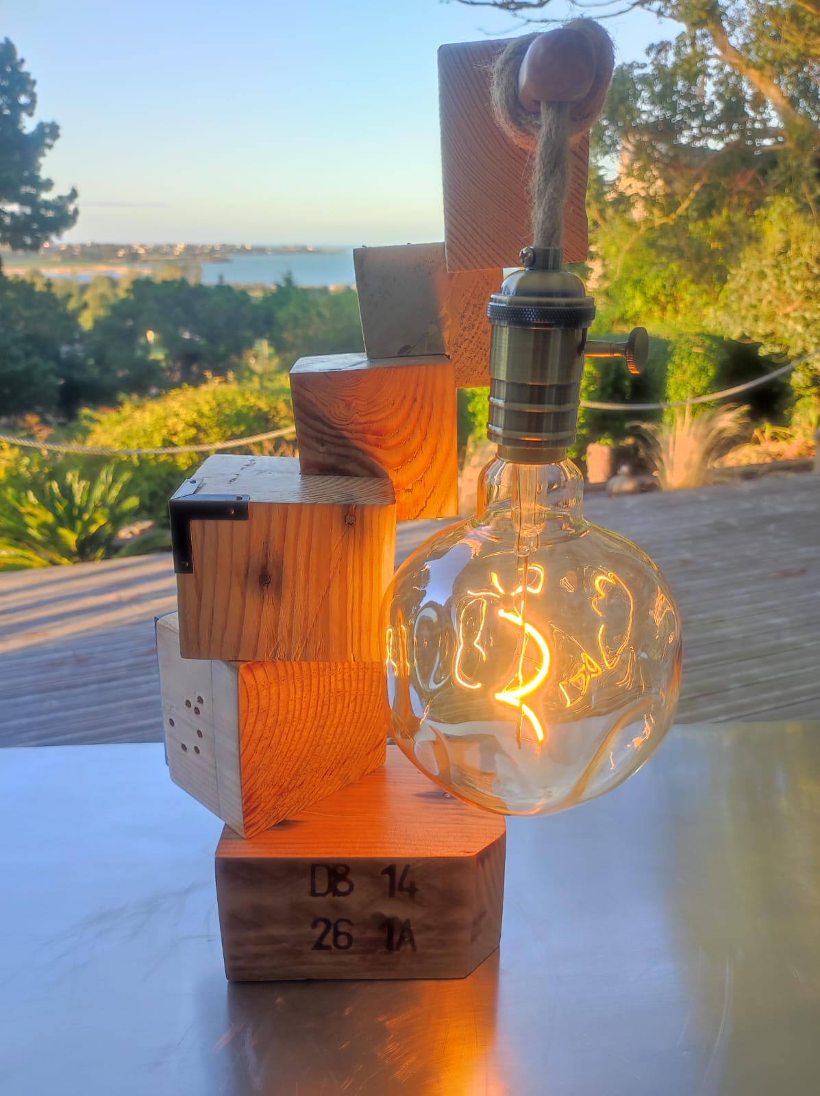 Lampe cabossée – Image 5